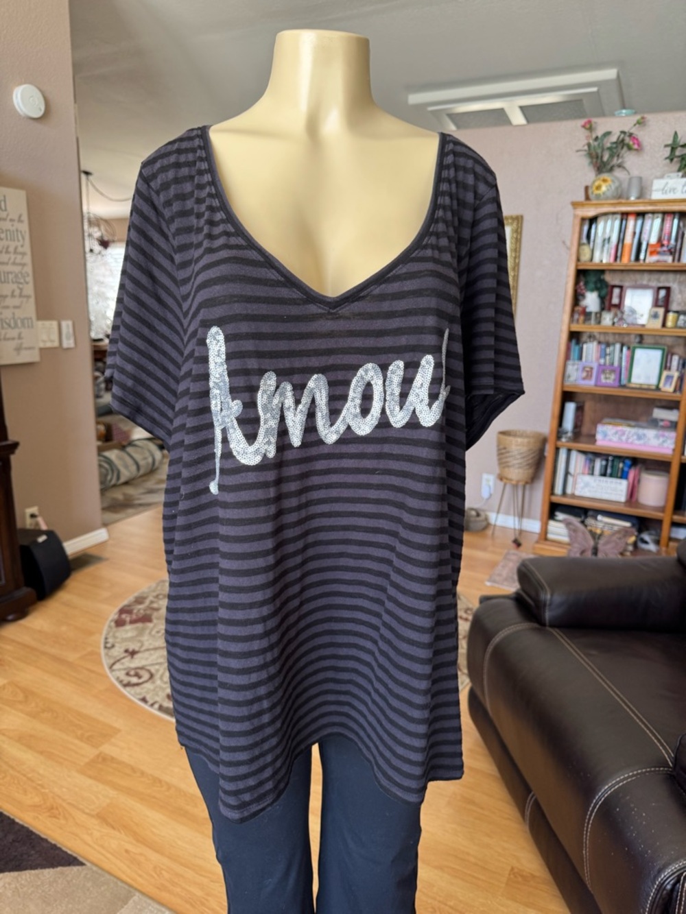 Lane Bryant black & gray striped “Amour” Vneck short sleeve shirt-22/24